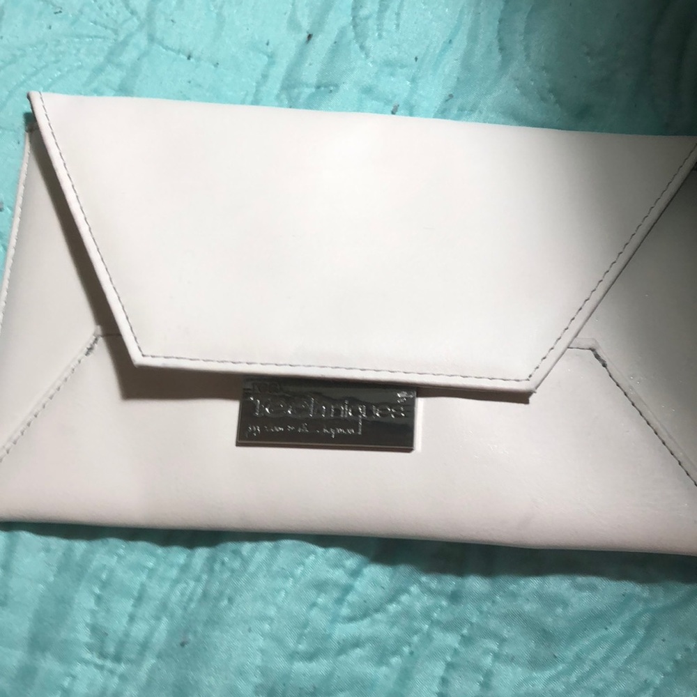 Real techniques makeup bag.